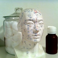 Scalp acupuncture uses DU20. 